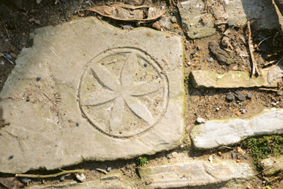 Zirkel auf Feldstein